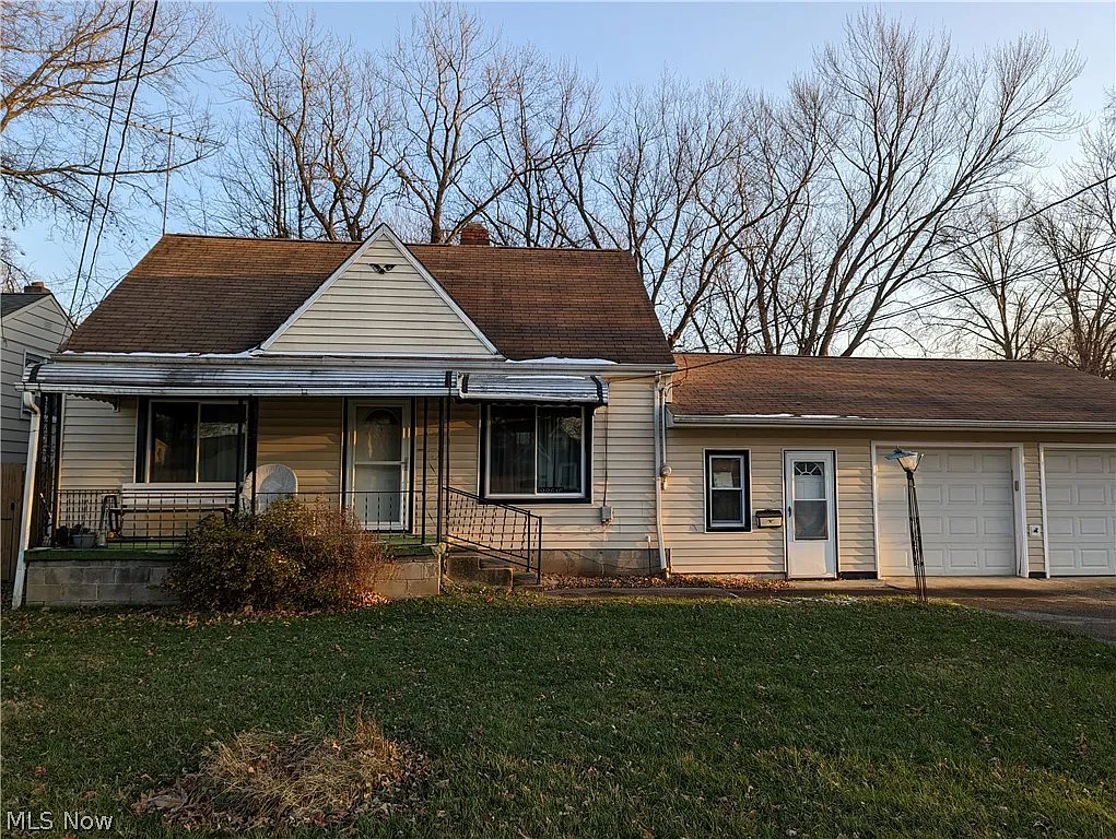 33610 Guilbert Rd photo 1