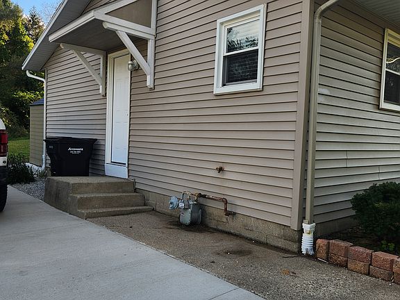 2nd image of 14358 Leonard St