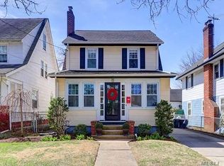 212 Carnation Ave, Floral Park, NY 11001