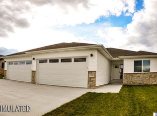 1315 E 9th St, Hickman, NE 68372