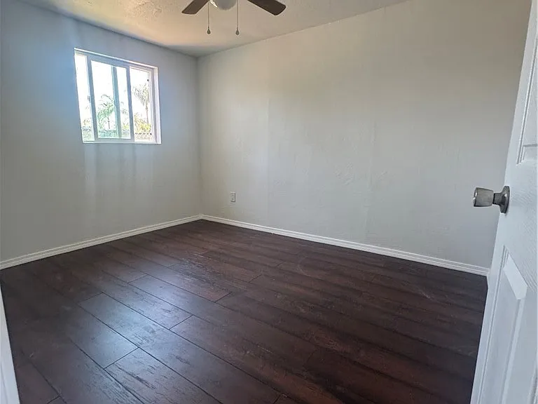 690 N Perris Blvd #C — Photo 23