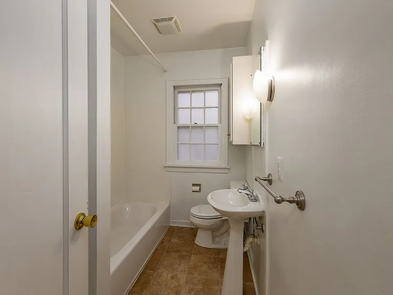 2208 Pine St — Photo 17