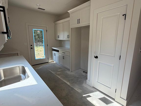 3rd image of 13017 Arthur Ln
