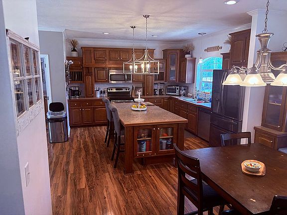 2nd image of 1376 Witty Rd