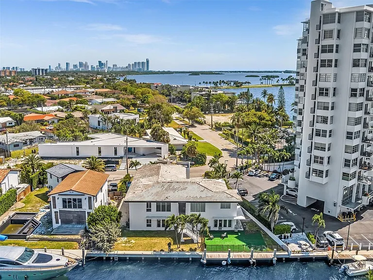 11900 N Bayshore Dr #207 — Photo 26