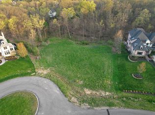 1967 Woodland Hall Dr, Delaware, OH