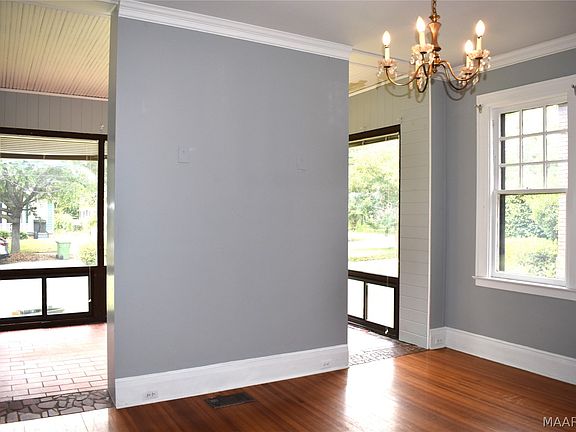 5th image of 1209 S Lawrence St