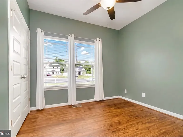 106 Ridgeway St — Photo 7