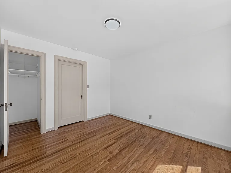280 Morris Ave S #7 — Photo 6