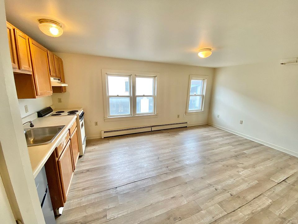 2426 Main Street 2426 Main St Winooski, VT Zillow Apartments