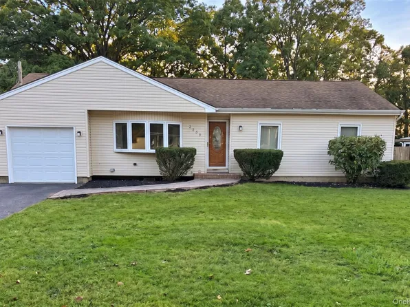 2230 Louis Kossuth Avenue, Ronkonkoma, NY 11779