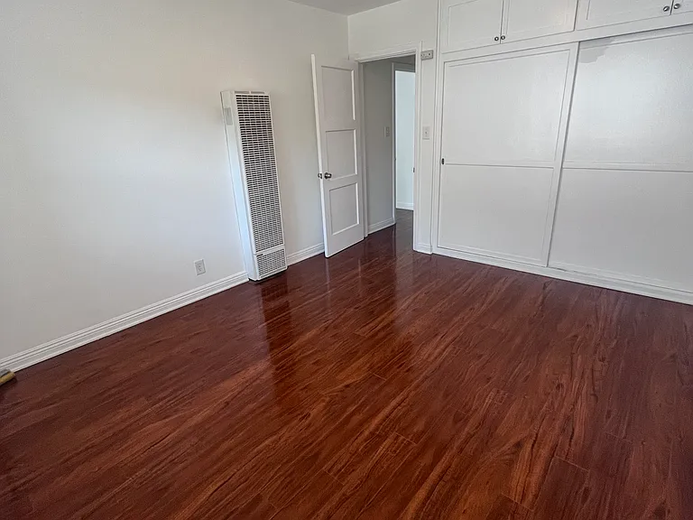 2129 N Gower St #8 — Photo 6