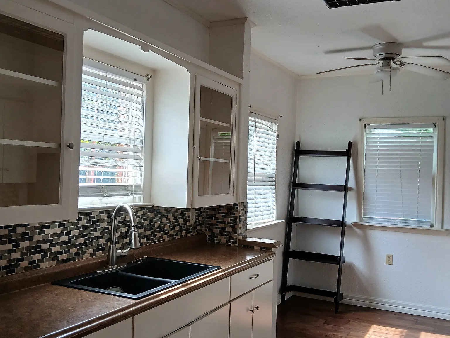 W Mulberry Ave, San Antonio — Photo 4