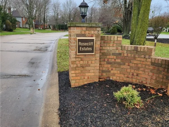 Rosecliff Dr, Lorain, OH 44053