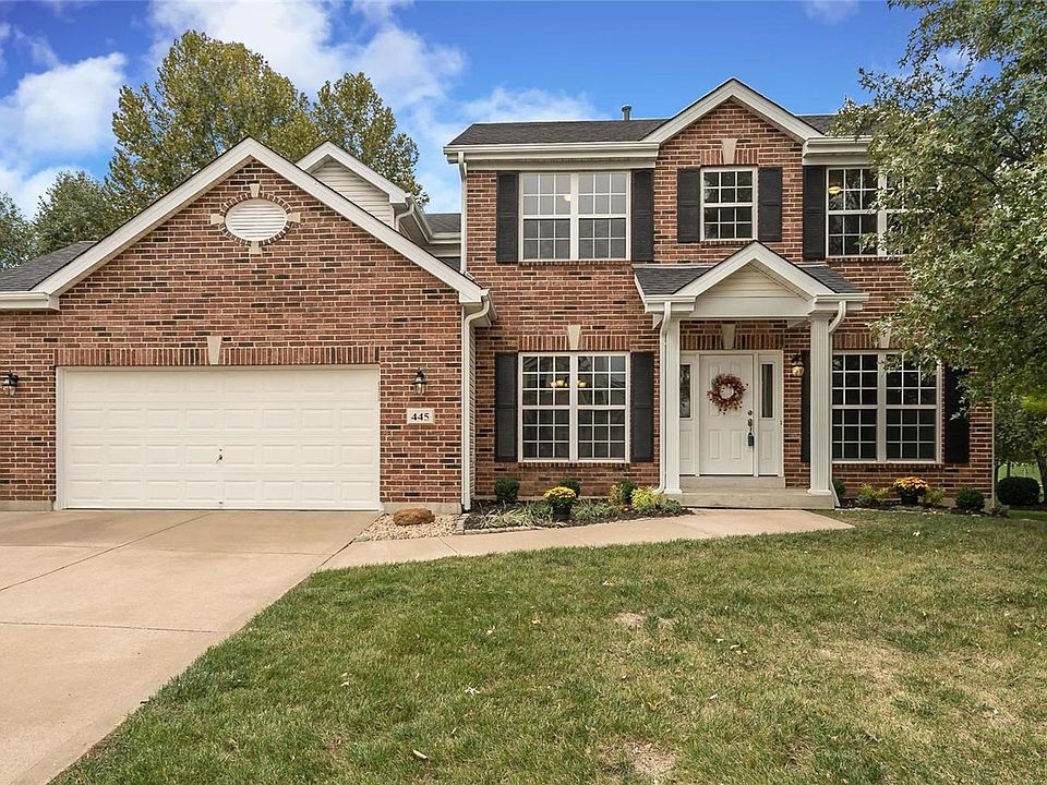 Welcome Home to 445 Mannington Dr.