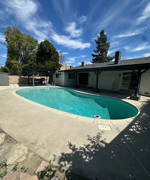 b/y pool