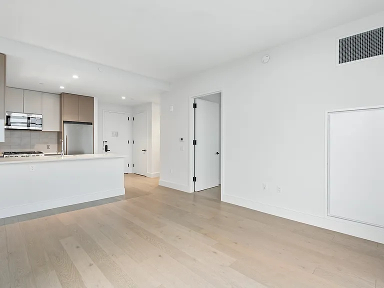 92-27 160th St #509 — Photo 5