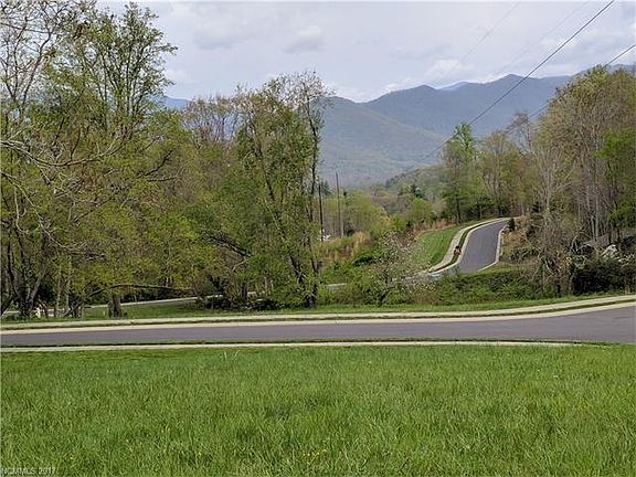 3rd image of 3 Deer Horn Cir