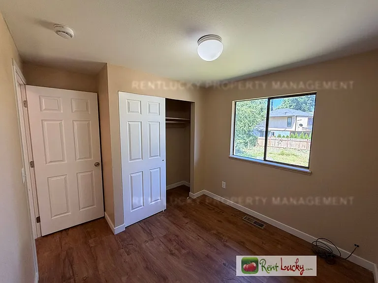 2516 S 284th St — Photo 20