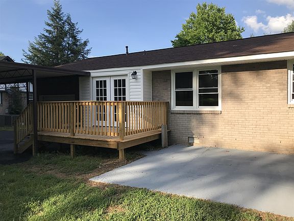 3rd image of 4876 Shasta Dr