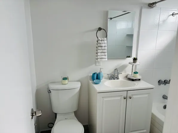 9204 Sepulveda Blvd #8, North Hills, CA 91343