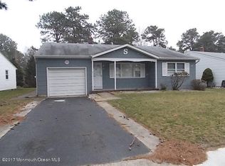44 Millbrook Dr, Toms River, NJ 08757