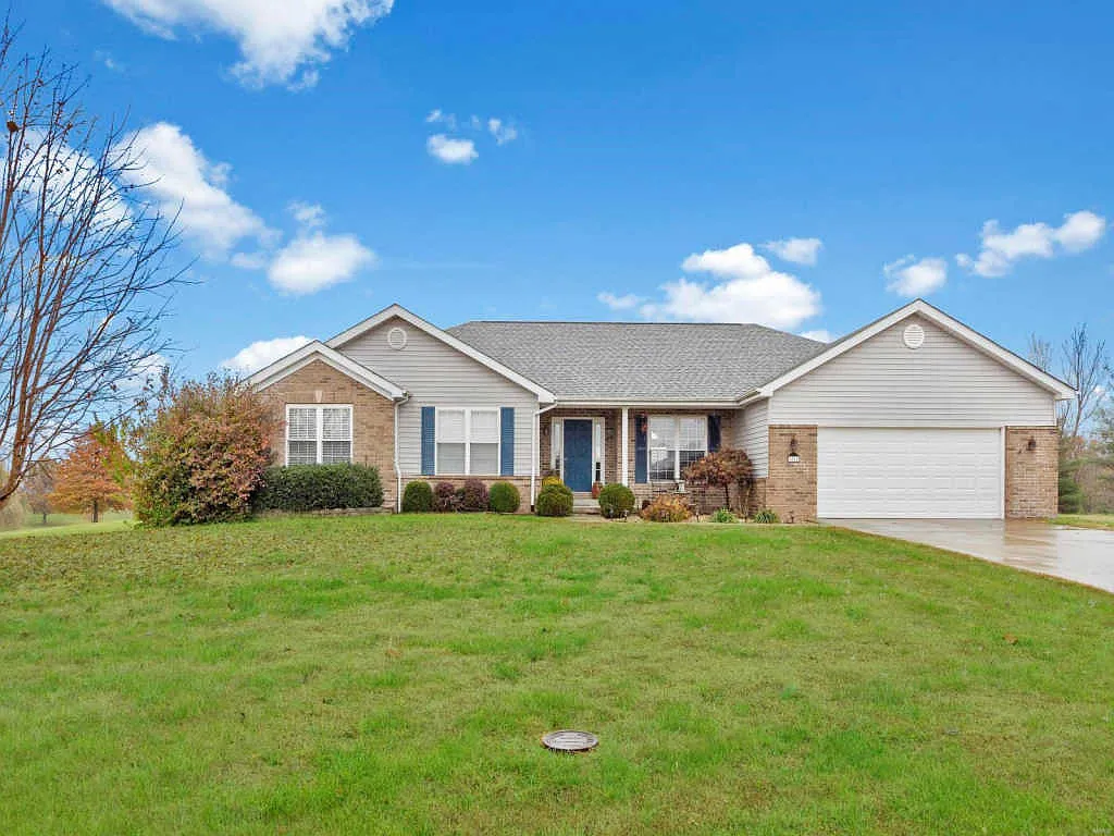 1012 Roseberry Dr photo 1