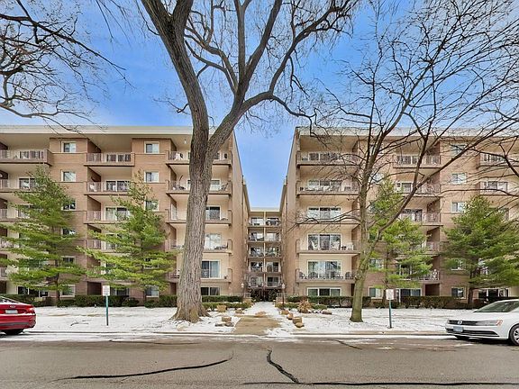 2nd image of 411 Ashland Ave APT 6D