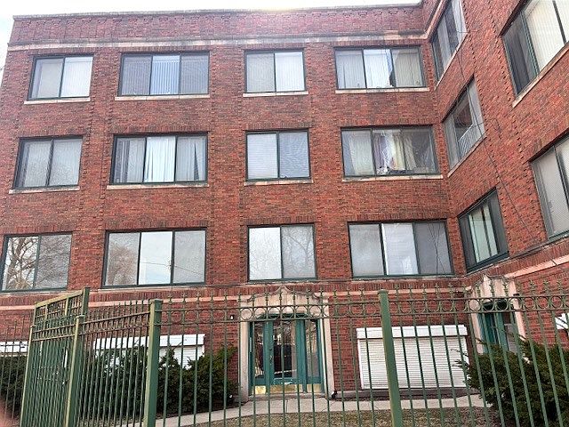 1st image of 8010 S Ridgeland Ave #1D