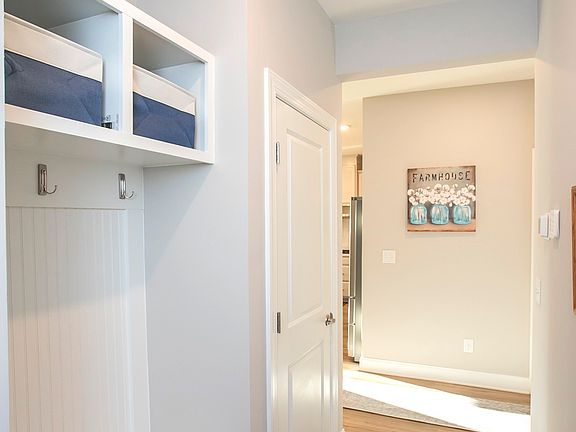 5th image of 6107 Gladstone Ln