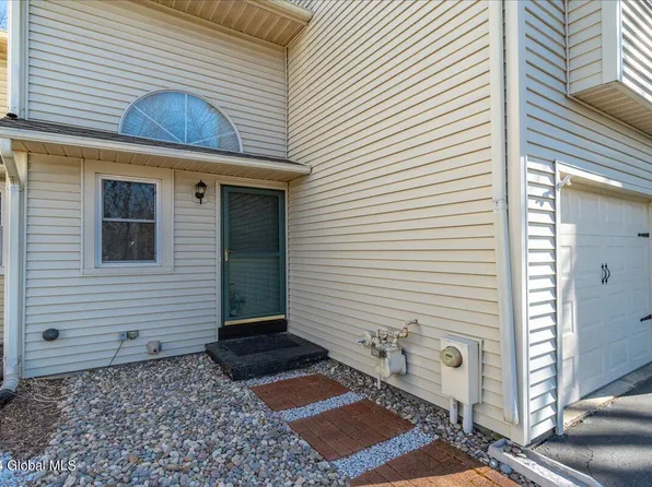 18 Wilan Lane, Albany, NY 12203