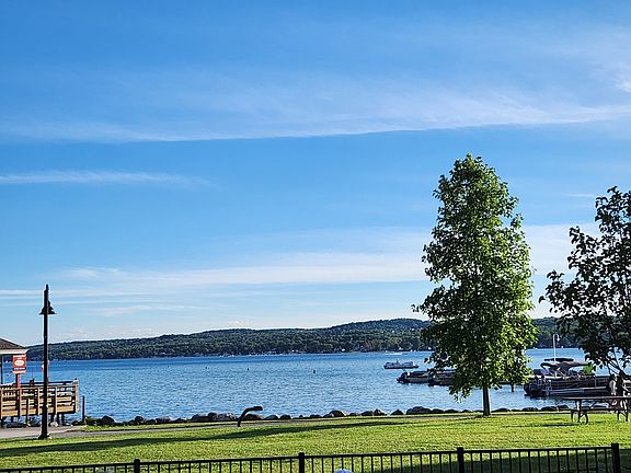 5th image of 205 Lakeshore Dr #517
