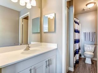 1730 22nd St APT G, Wheaton, IL