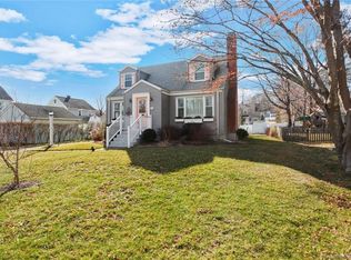 637 Orchard St, Trumbull, CT 06611