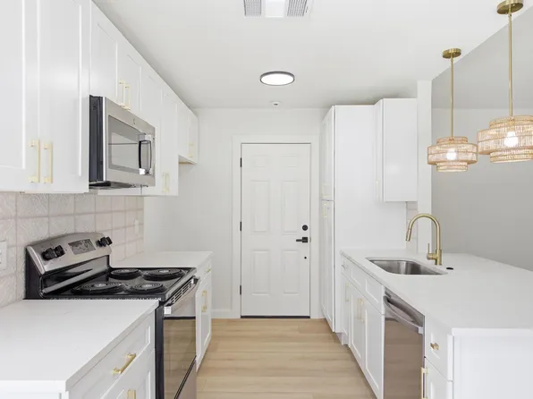 600 County Glen St, Leander, TX 78641