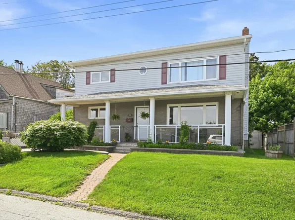 121 School Ave, Halifax, NS B3N 2E1