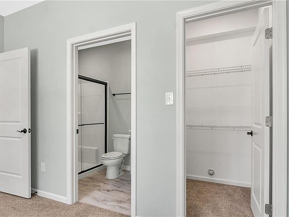 5th image of 327 Linda Ln