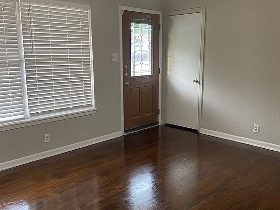 5th image of 234 Goodhue Ave