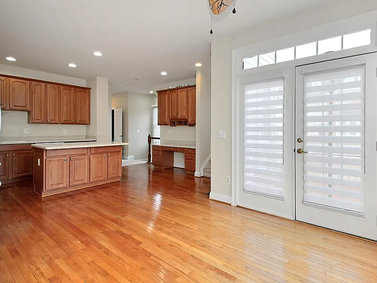 6913 Stanwick Sq — Photo 34