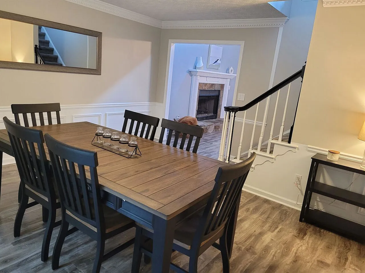 4 bed, 2.0 bath, $5,720 — Photo 4