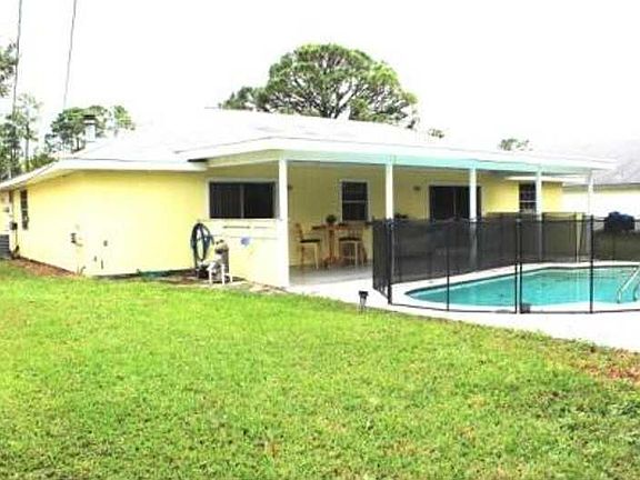 3rd image of 1742 SE Floresta Dr