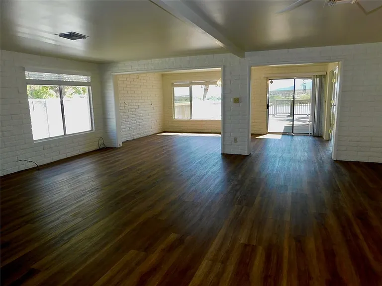 2077 Whitewater Dr — Photo 6