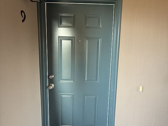 2nd image of 324 Avenue J #9