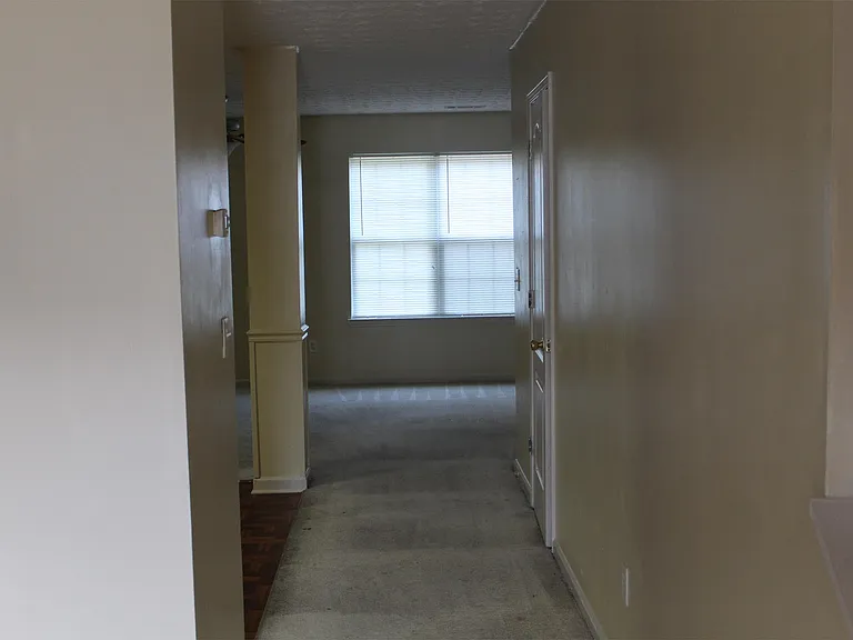 672 Georgetown Ct — Photo 13