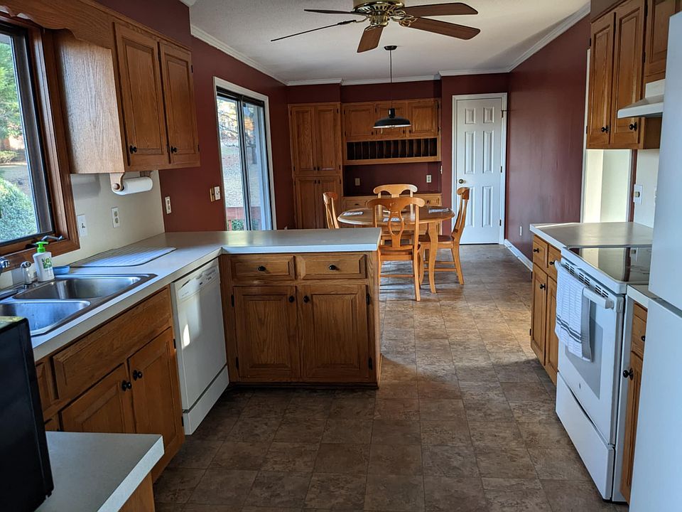 1st image of 6413 Martin Cir