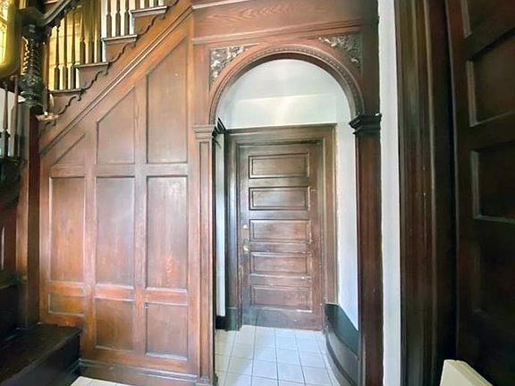 Entry way