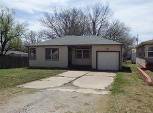 1108 Jackson St, Perry, OK 73077