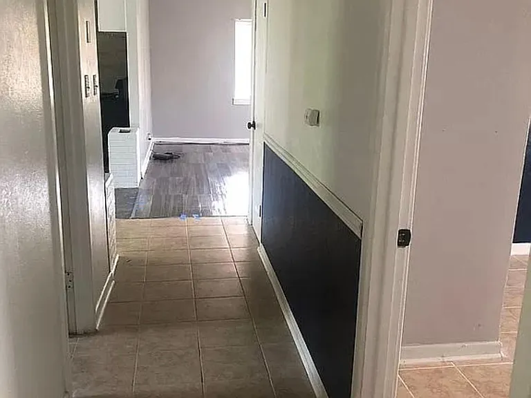 1110 W Houston St — Photo 9
