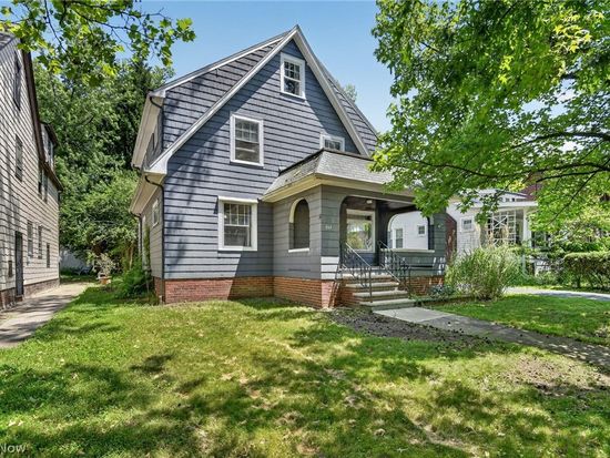 927 Englewood Rd, Cleveland Heights, OH 44121