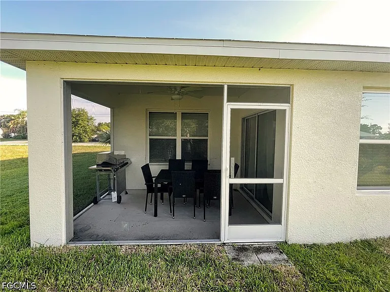604 SW 26th St — Photo 26